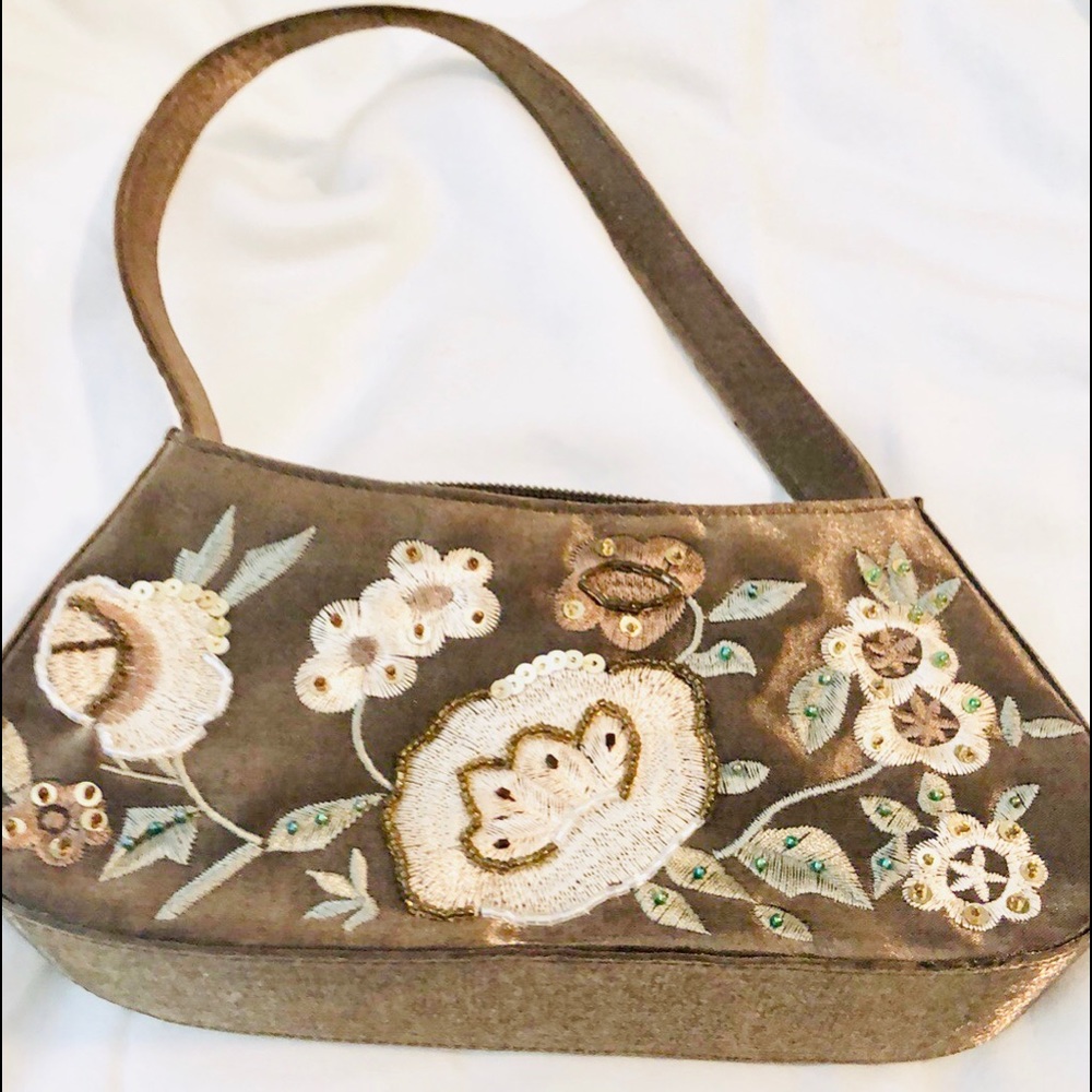 🌷Sale Items:$5🌷Small Fun Metallic Vintage Purse.